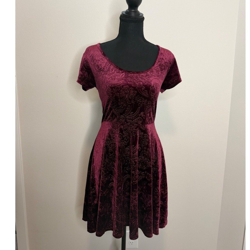 Midnight Hour Burgundy Velvet Paisley Skull Skater Scoop Neck Mini Dress Sz S